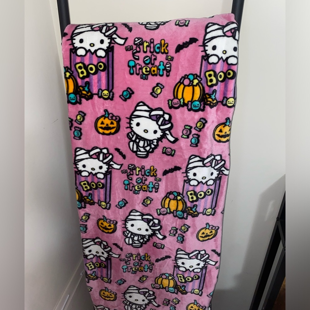 Viral Hello Kitty Halloween Blanket